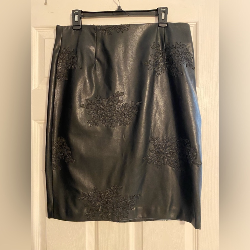 Embroidered faux leather pencil skirt
